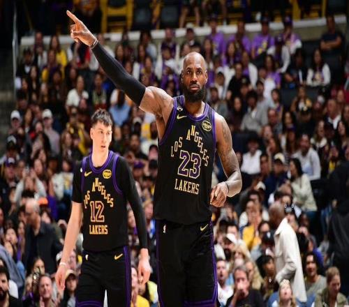 湖人28分大勝！鎖定西部前四，詹姆斯28+12夢(mèng)回巔峰，肯納德19分