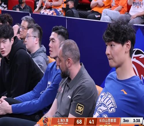 CBA：上海队凭什么18连胜小将6场20加，豪取11连胜