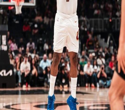 鷹王18+9奇兵三雙，哈登20分正負值墊底，老鷹終結騎士4連勝