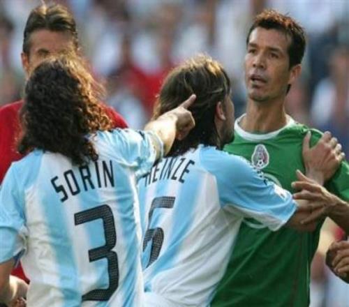 能斬獲世預(yù)賽金靴，卻在英超打不上主力，沙漠之狐照樣受限于體系