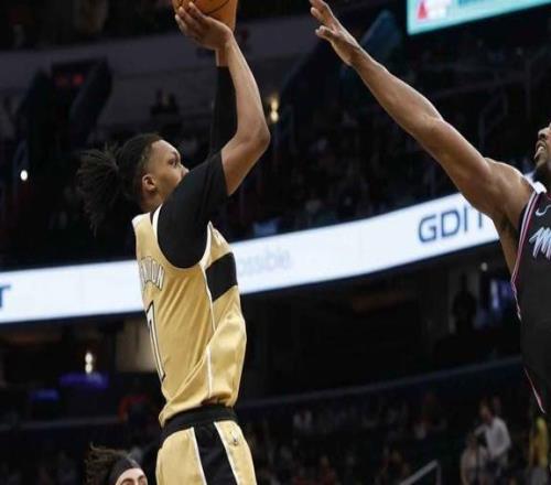 近26場狂輸25場焊死副班長！奇才創(chuàng)NBA最慘紀(jì)錄，猛沖狀元簽了