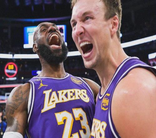 2換1神級交易！狂攬31助攻5失誤！詹姆斯等來頂級控衛(wèi)