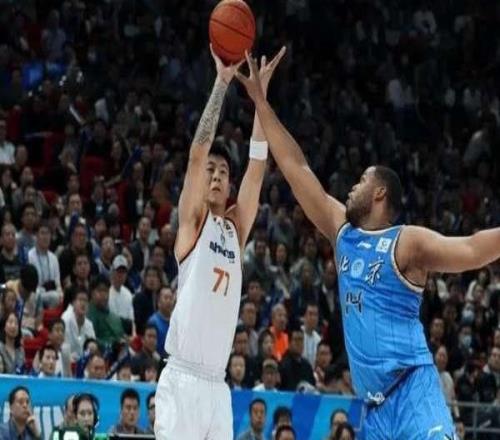 33歲老嗎京滬戰(zhàn)砍24分17籃板，搶9個前場板，完爆本土第一中鋒