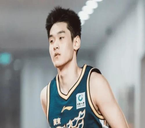 廣東勝廣廈！奎因+麥考爾轟50分，王洪澤進(jìn)步明顯，徐杰主導(dǎo)末節(jié)