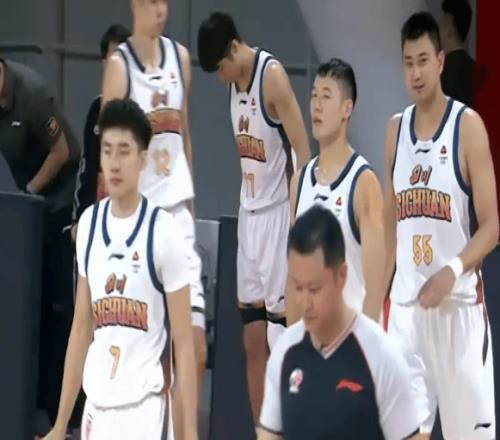 深圳12連勝VS四川37連?。BA兩極分化，多隊卡位戰(zhàn)火紛飛