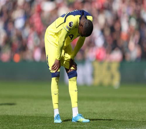 01！熱刺14輪不勝+近8場(chǎng)僅1分無(wú)緣逃離降級(jí)區(qū)德澤爾比遭開(kāi)門(mén)黑