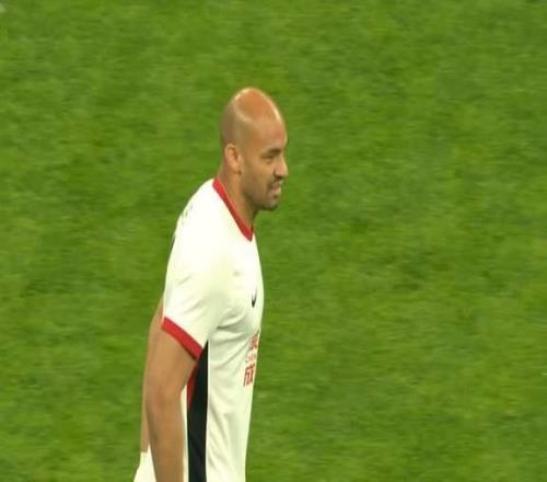 又吃了判罰的虧韋世豪飛鏟只拿黃牌國(guó)安奔降級(jí)區(qū)連客沒退路了