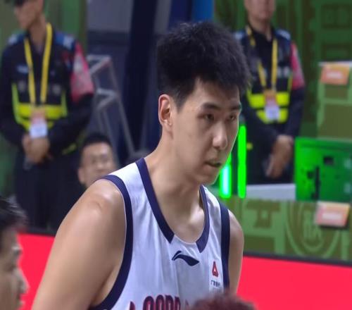 大概率打CBA！郇斯楠選秀前景大暴跌，廣東隊將送天價合同搶人