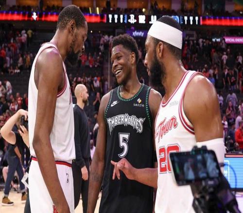 搞笑，杜蘭特與愛德華茲在網上口水戰(zhàn)后，在火箭打森林狼賽后擁抱