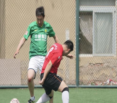 2400名成都“遠征軍”吼出“萬人氣勢”，成都蓉城客場2比1絕殺北京國安！