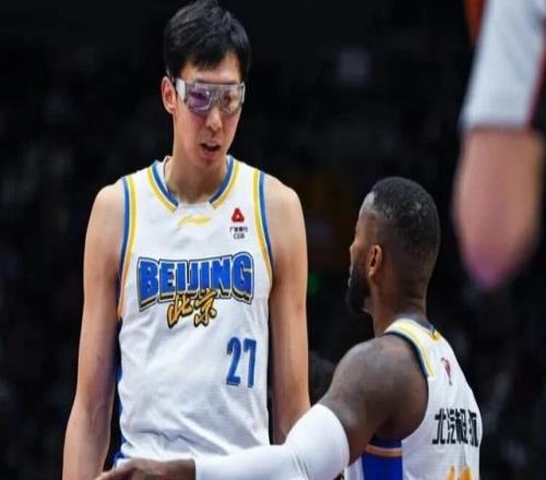 上海男籃19連勝！擊敗北京首鋼，弗格大爆發(fā)，王哲林24分17籃板