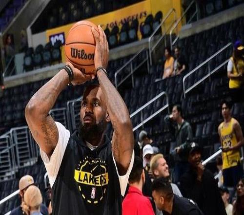 詹姆斯談首輪主場(chǎng)優(yōu)勢(shì)：球迷會(huì)很開(kāi)心但更關(guān)鍵的還是場(chǎng)上表現(xiàn)