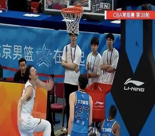 拒絕爆冷！上海豪取19連勝：弗格9三分轟36分，王哲林完勝周琦