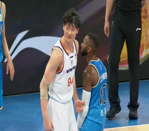 19連勝！CBA常規(guī)賽冠軍近乎出爐，北京輸球遭打擊，廣東掀翻廣廈