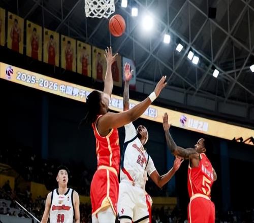 廣東隊再勝衛(wèi)冕冠軍，奎因射穿防線+對手僅11助攻，杜鋒正式表態(tài)