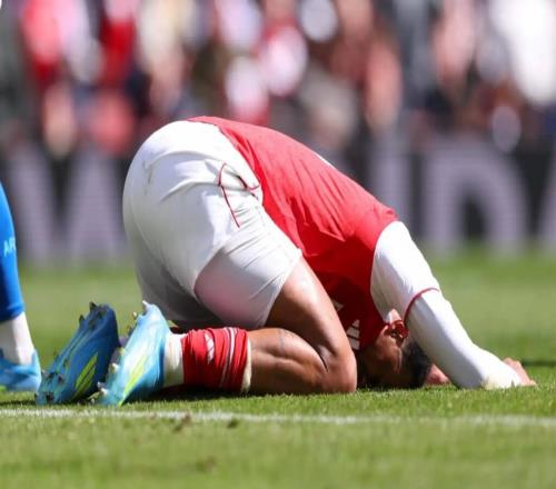 TA：槍手在比賽中顯得畏手畏腳，狀態(tài)距離冠軍水準相差甚遠