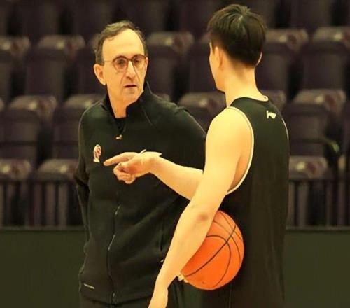 遼籃VS山東機會難得！楊鳴堅定支持母隊,若要拒絕兩連敗需做好4點