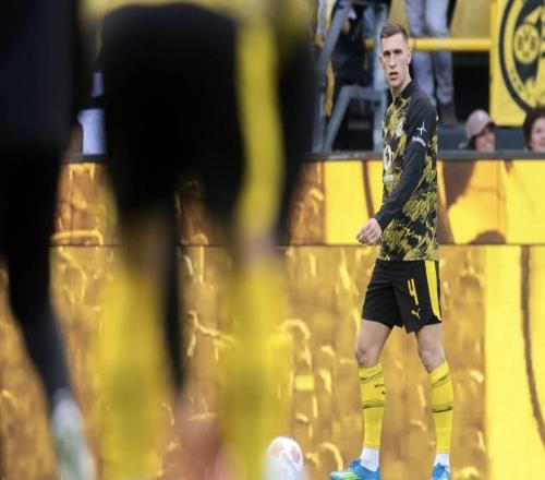 布克：施洛特贝克已向多特表达了忠诚，我对球迷嘘他表示谴责