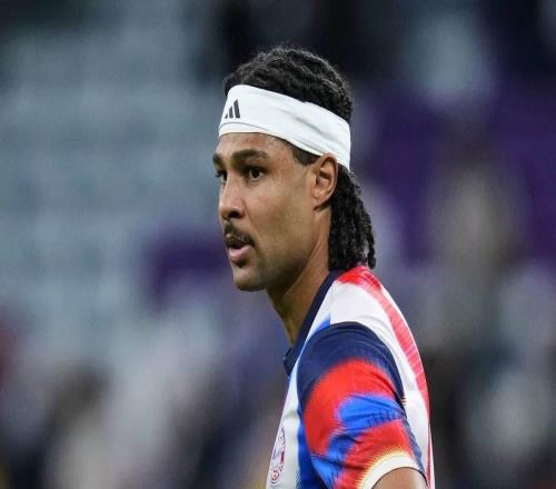 拜仁官方：格納布里因輕微膝蓋不適缺席與圣保利的比賽