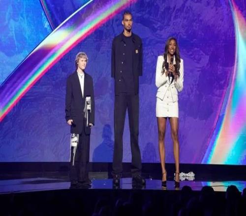 文班刷爆歷史紀(jì)錄，MVP票選卻慘遭吊打