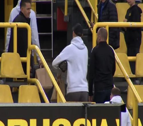 解約條款引發(fā)球迷不滿，主持人：施洛特貝克拒絕接受賽后采訪