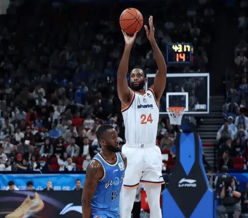 20投狂砍36分+9記三分！昔日超級外援大殺四方，上海沖冠再添砝碼