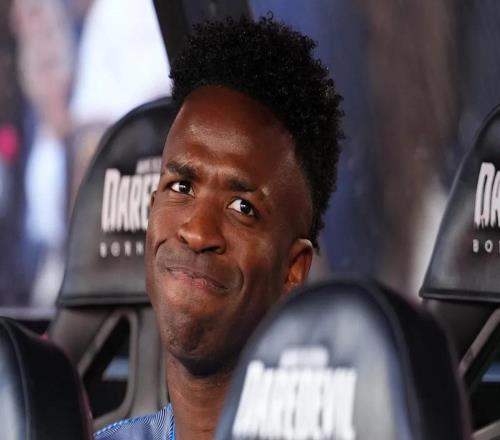 維尼修斯續(xù)約被晾了3個(gè)月，皇馬終于松口：賽季結(jié)束再談