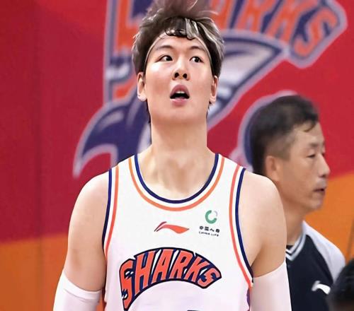 里程碑！王哲林歷史得分創(chuàng)紀錄上海雙核缺陣擒北京奪19連勝