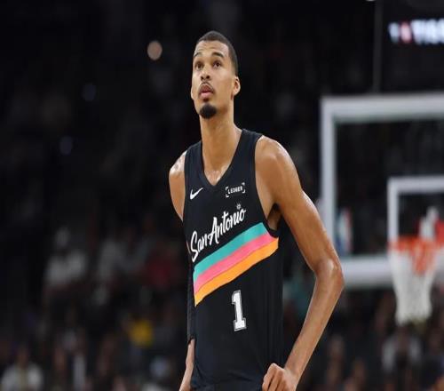 文班麻了！給機(jī)會(huì)不中用：雷霆成西部頭號(hào)贏家！