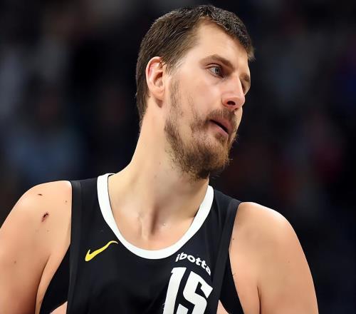 NBA數(shù)據(jù)王出爐！約基奇獨(dú)占3席，文班壟斷蓋帽王，克神創(chuàng)造歷史