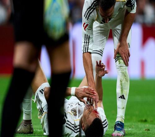 每體：姆巴佩被肘擊未判點(diǎn)，皇馬希望聽取主裁和VAR溝通音頻