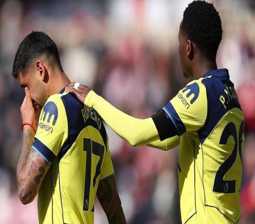 熱刺新帥首秀翻車(chē)：隊(duì)長(zhǎng)哭著離場(chǎng)，14場(chǎng)不勝創(chuàng)隊(duì)史恥辱