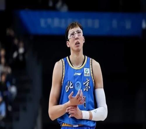 本土內(nèi)線PK！大王轟24分17板，完爆周琦+麥基，郭士強該召入他