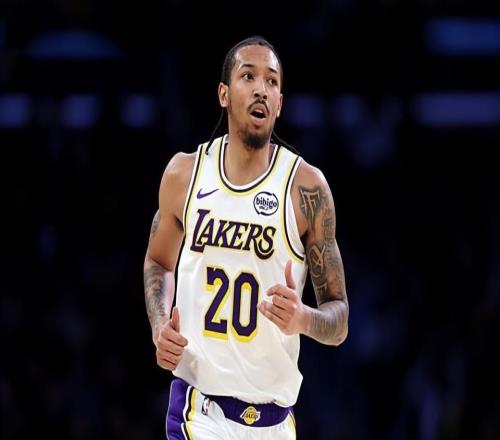 湖人轉(zhuǎn)正雙向合同后場新星，他會在季后賽中偶爾爆發(fā)幾場嗎
