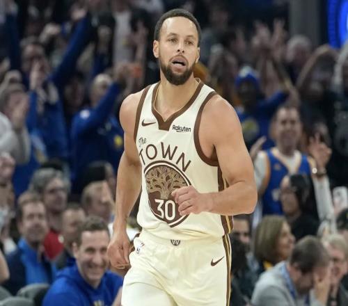 庫(kù)里常規(guī)賽數(shù)據(jù)：膝傷困擾僅打43場(chǎng)六年來(lái)新低，生涯得分超26000分