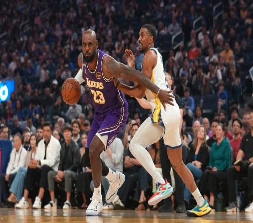 湖人53勝卻慌了：東契奇飛歐洲治傷，詹皇得單核扛火箭