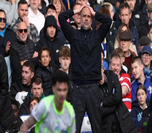 曼城30剛抄近道，瓜迪奧拉轉(zhuǎn)頭發(fā)現(xiàn)發(fā)動(dòng)機(jī)亮黃燈