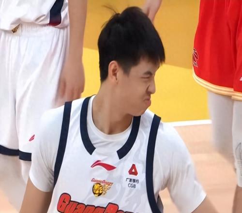 爆冷！廣東隊贏球重返前三，賽后球員評分：外援滿分，3人不及格