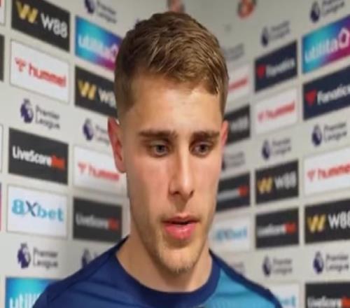 范德芬：输掉比赛非常崩溃需要找到一股势头扭转当前的局面