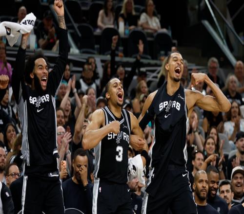 馬刺常規(guī)賽數(shù)據(jù)：62勝20負(fù)西部第二，時隔7年重返季后賽