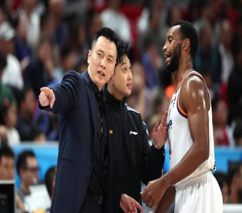 時隔24年再度登頂CBA常規(guī)賽，總冠軍才是這支上海男籃的終極目標