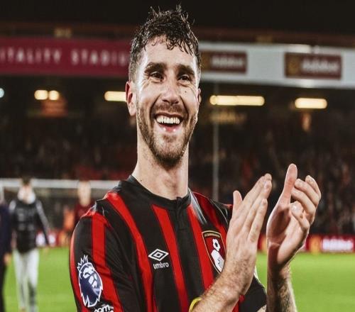 6球9助攻！英超游出一条大鱼，阿根廷铁卫即将自由身，4豪强疯抢