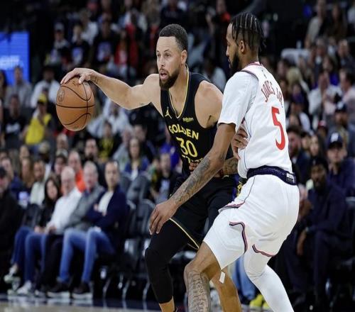 庫(kù)里：我現(xiàn)在身體狀態(tài)不錯(cuò)，附加賽保持心態(tài)和控制失誤是關(guān)鍵