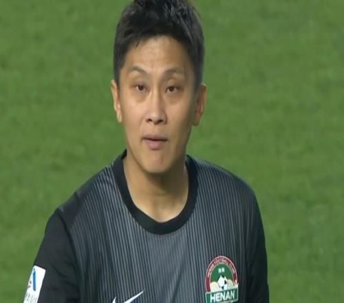 因出擊失誤導(dǎo)致丟球，王國(guó)明致歉：對(duì)不起