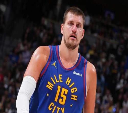 場(chǎng)均36+15+11！約基奇開(kāi)啟季后賽野獸模式