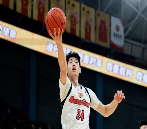 CBA季后賽卡位戰(zhàn)瘋狂一夜！廣東勝?gòu)V廈爭(zhēng)3有戲：上海提前鎖定第1