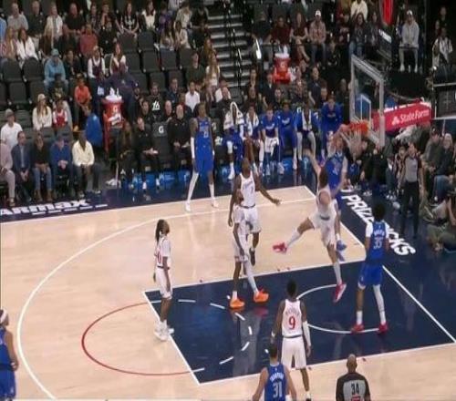 18歲狀元大熱把2米13中鋒扣懵了，雄鹿替補(bǔ)席集體靜音