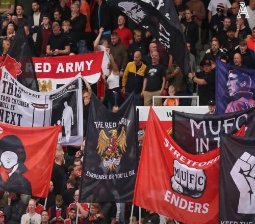 曼聯(lián)官方：對陣利茲聯(lián)時，斯特雷福德看臺上層新增120面旗幟