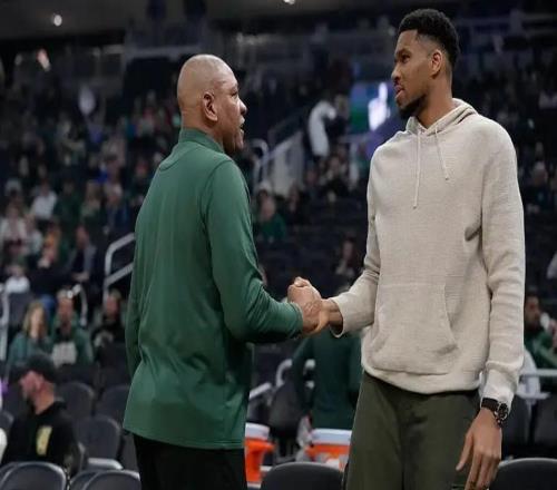 字母哥：我渴望比賽&從未拒絕參加訓(xùn)練，續(xù)約要聽(tīng)妻子的意見(jiàn)