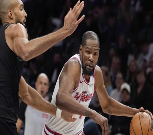 嗨，火箭隊(duì)凱文杜蘭特看到球迷投進(jìn)價(jià)值1萬(wàn)美元的球后激動(dòng)不已